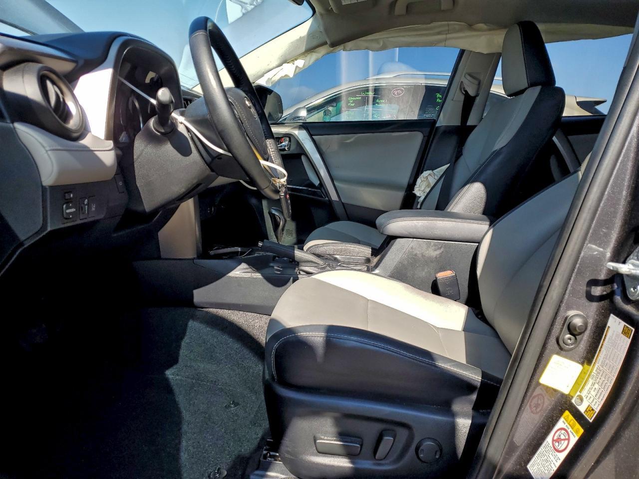 2017 Toyota Rav4 Limited - Image 7