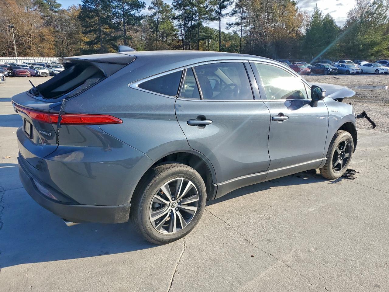 2021 Toyota Venza Le - Image 3