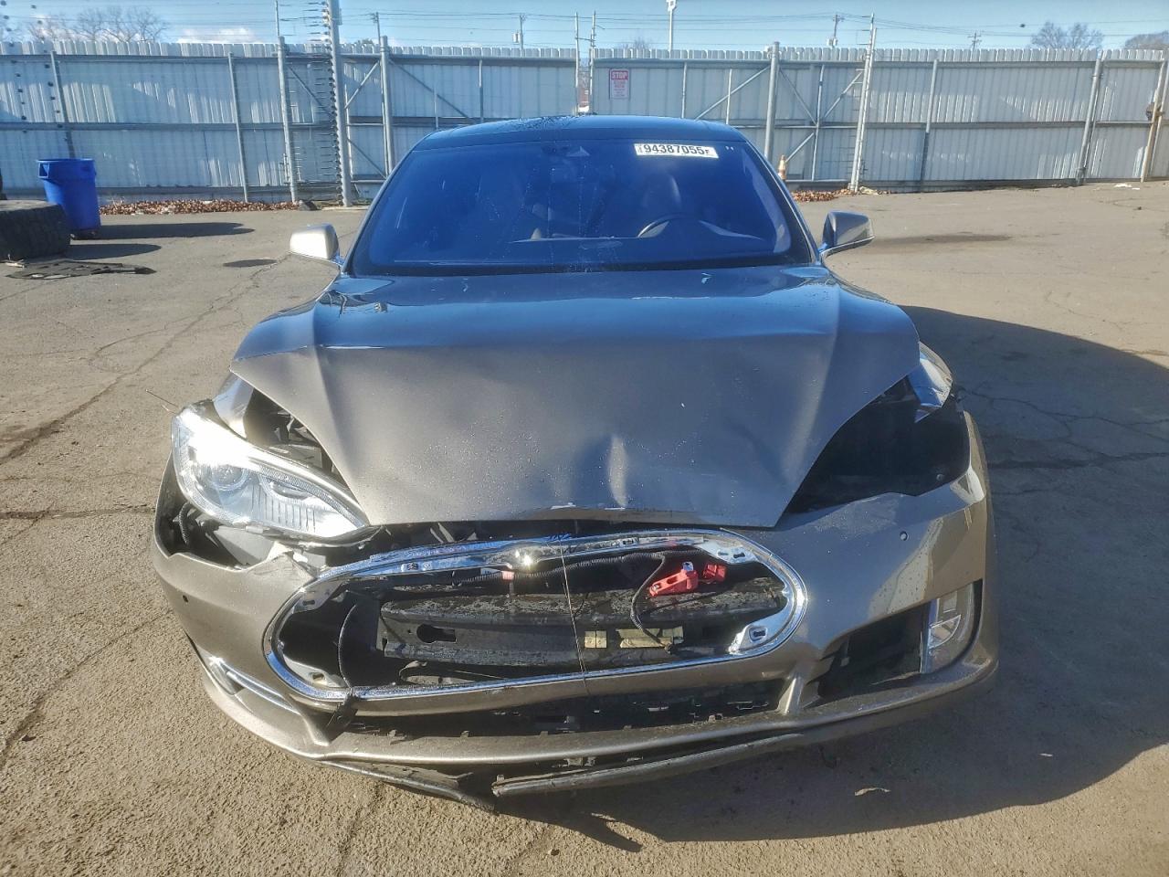 2015 Tesla Model S 90D - Image 5