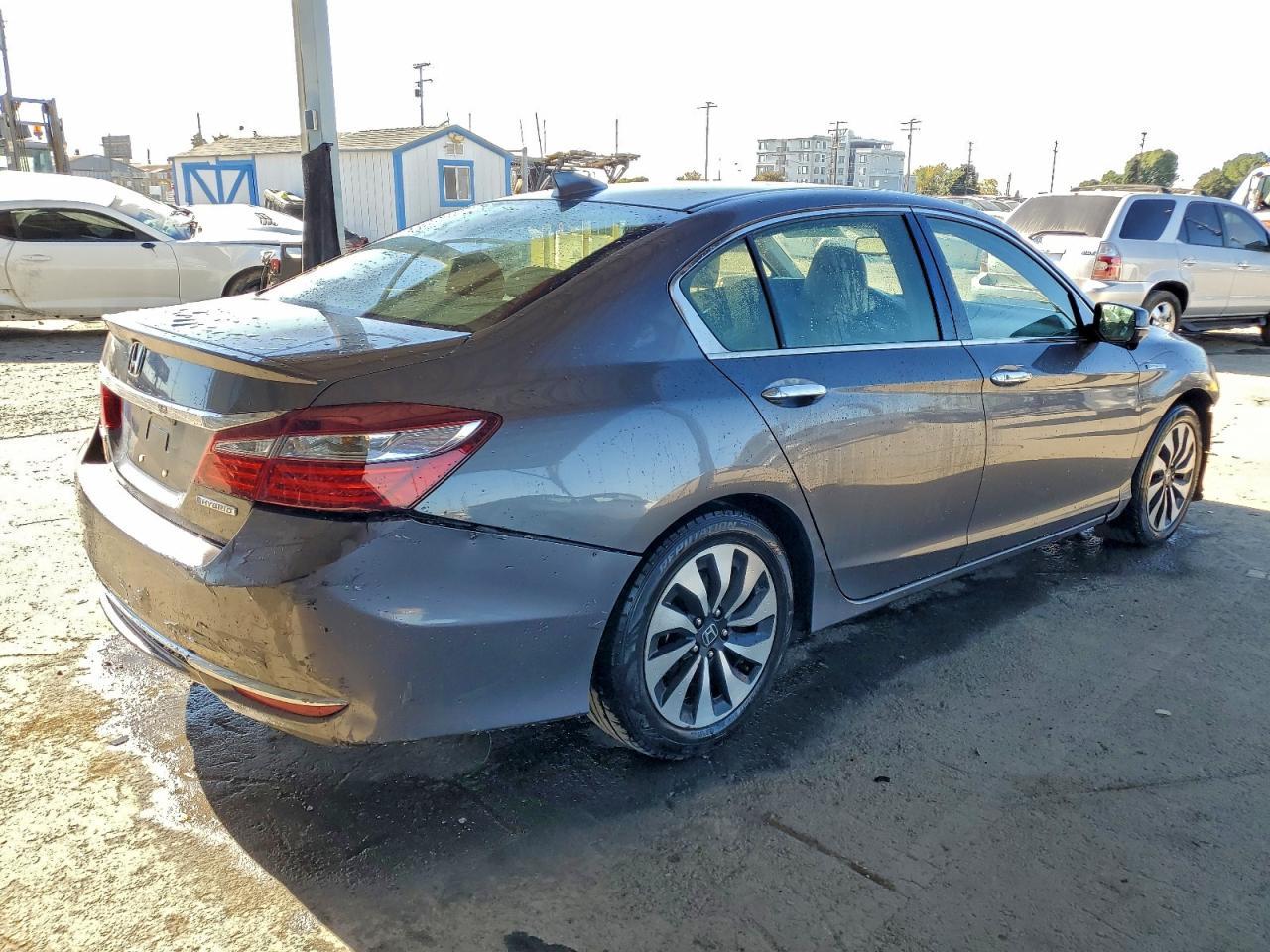 2017 Honda Accord Hybrid Exl - Image 3