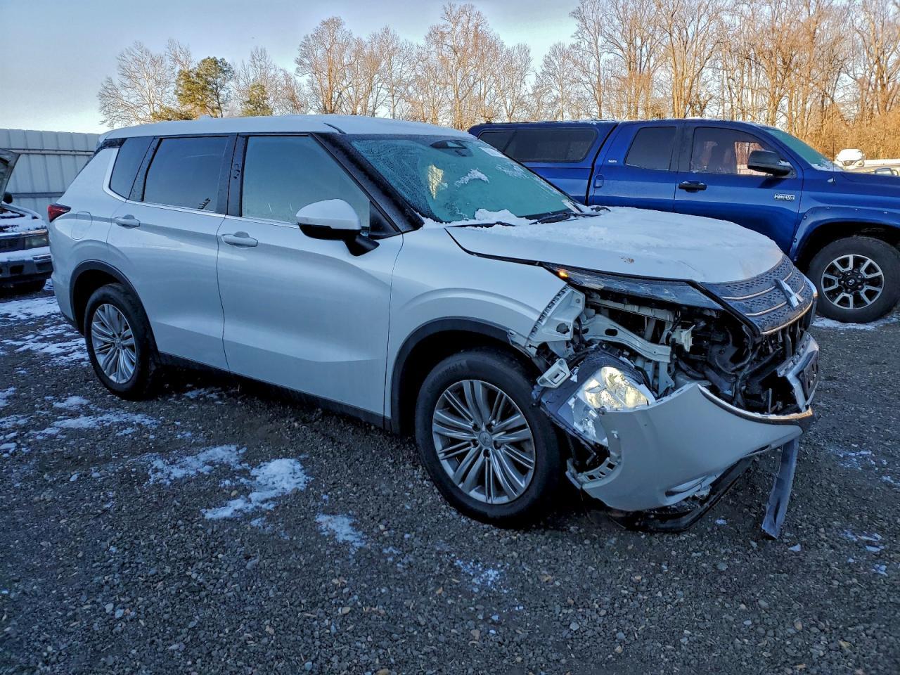 2023 Mitsubishi Outlander Es - Фото 4