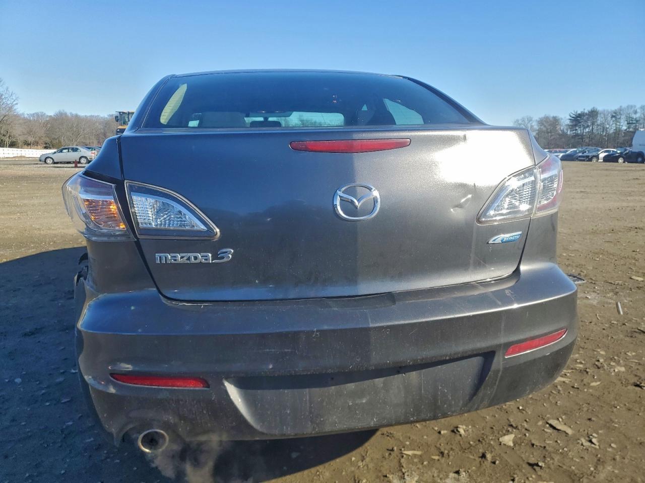 2012 Mazda 3 I - Image 6