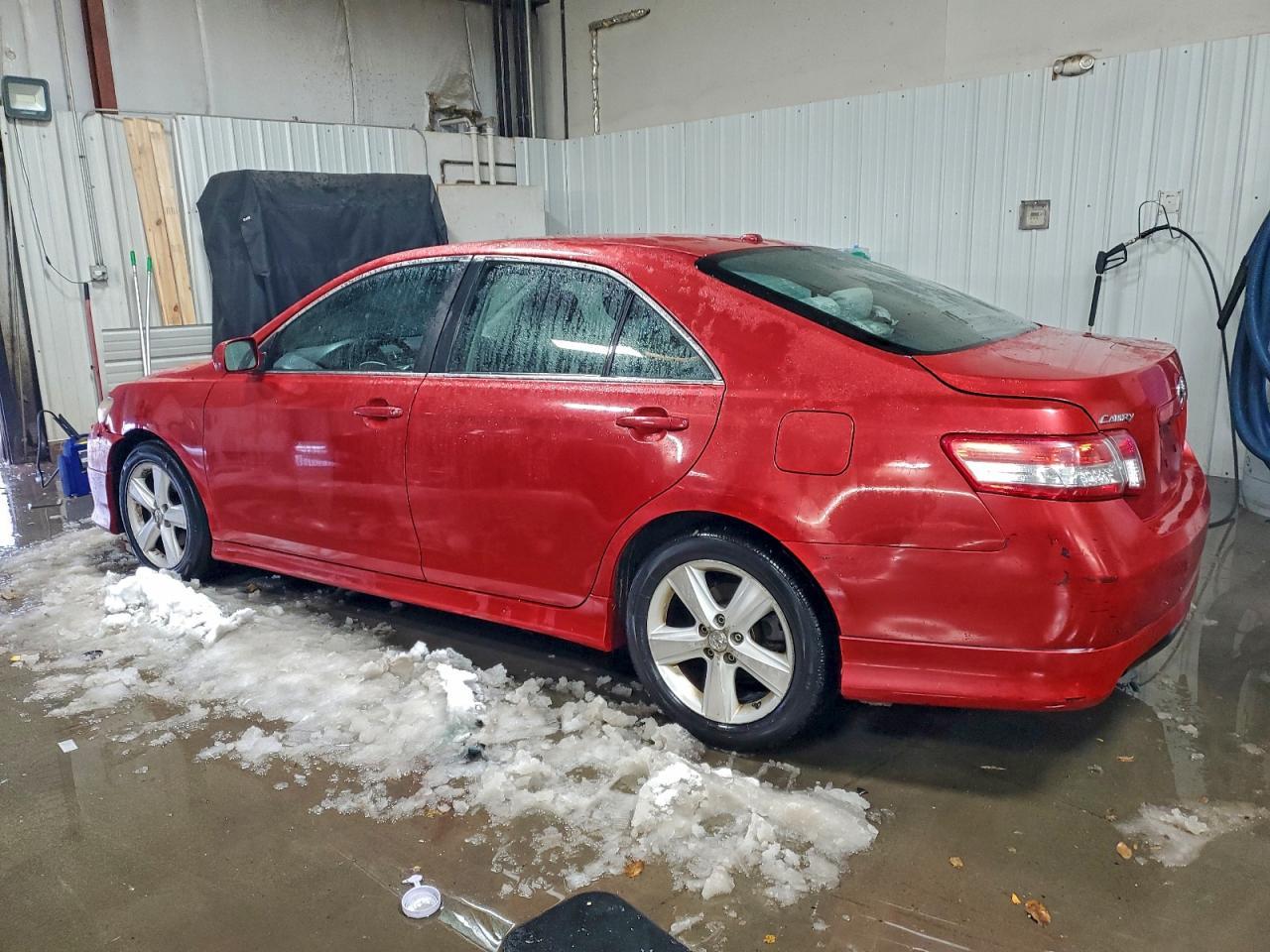 2011 Toyota Camry Se - Image 2