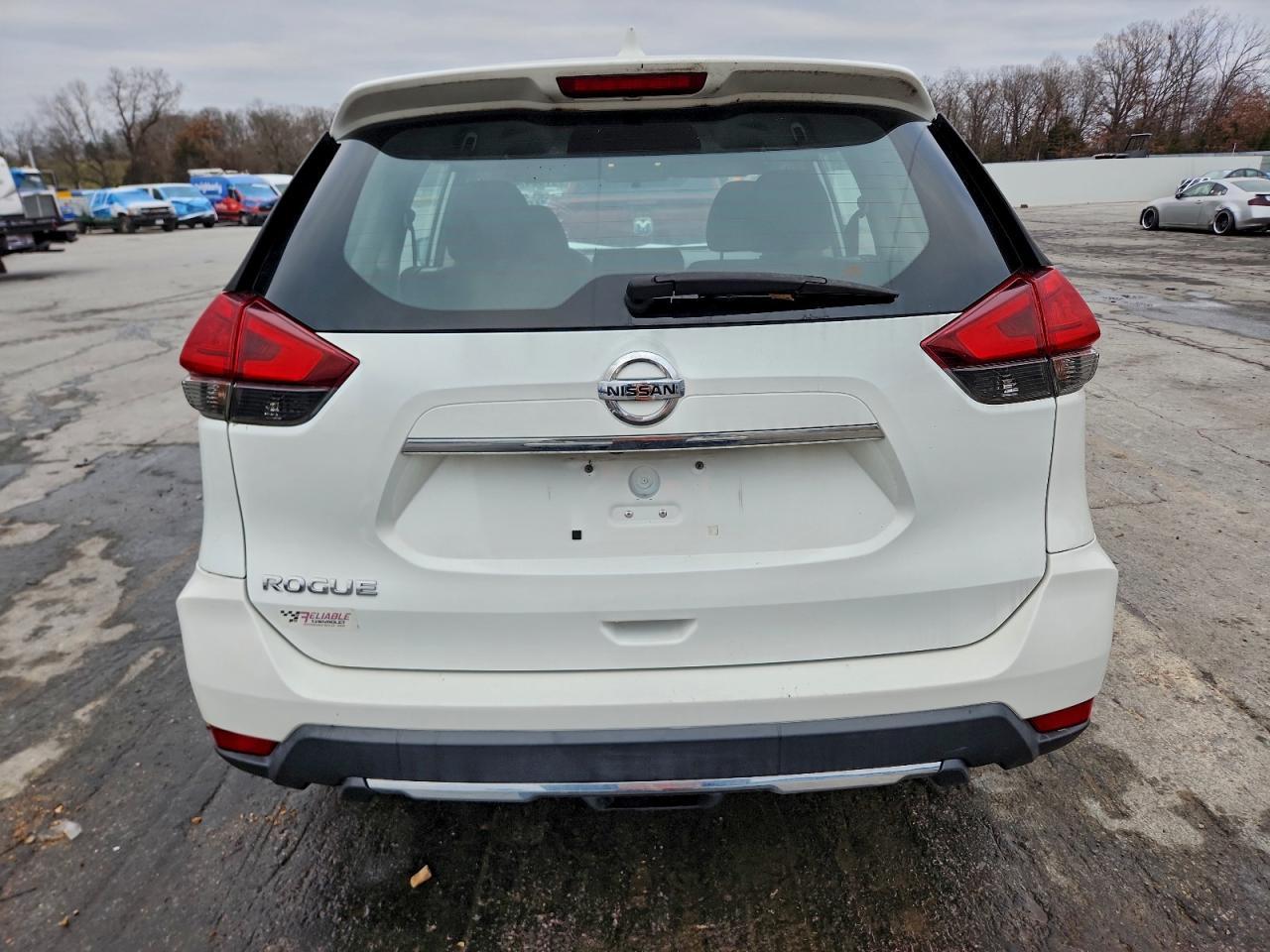 2017 Nissan Rogue S - Фото 6