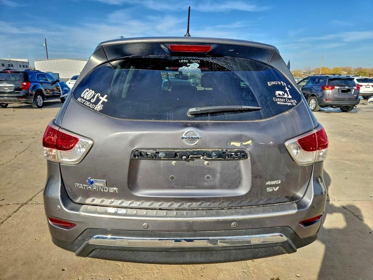 2016 Niss Pathfinder Sv - Image 6