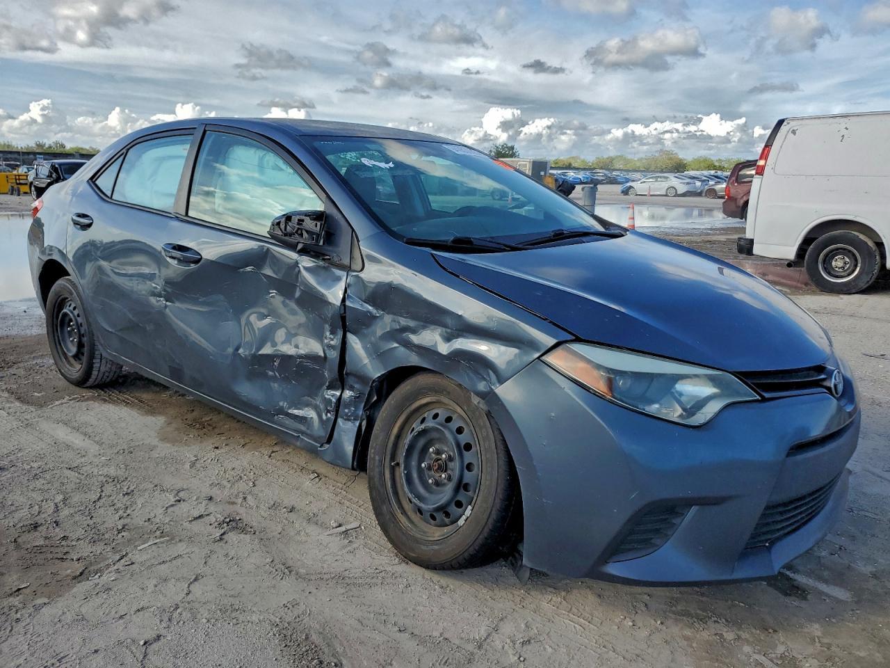 2014 Toyota Corolla L - Фото 4
