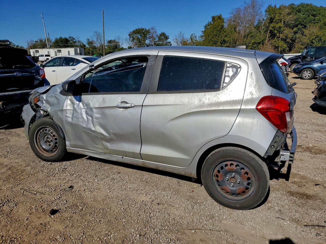 2019 Chevrolet Spark Ls - Фото 2