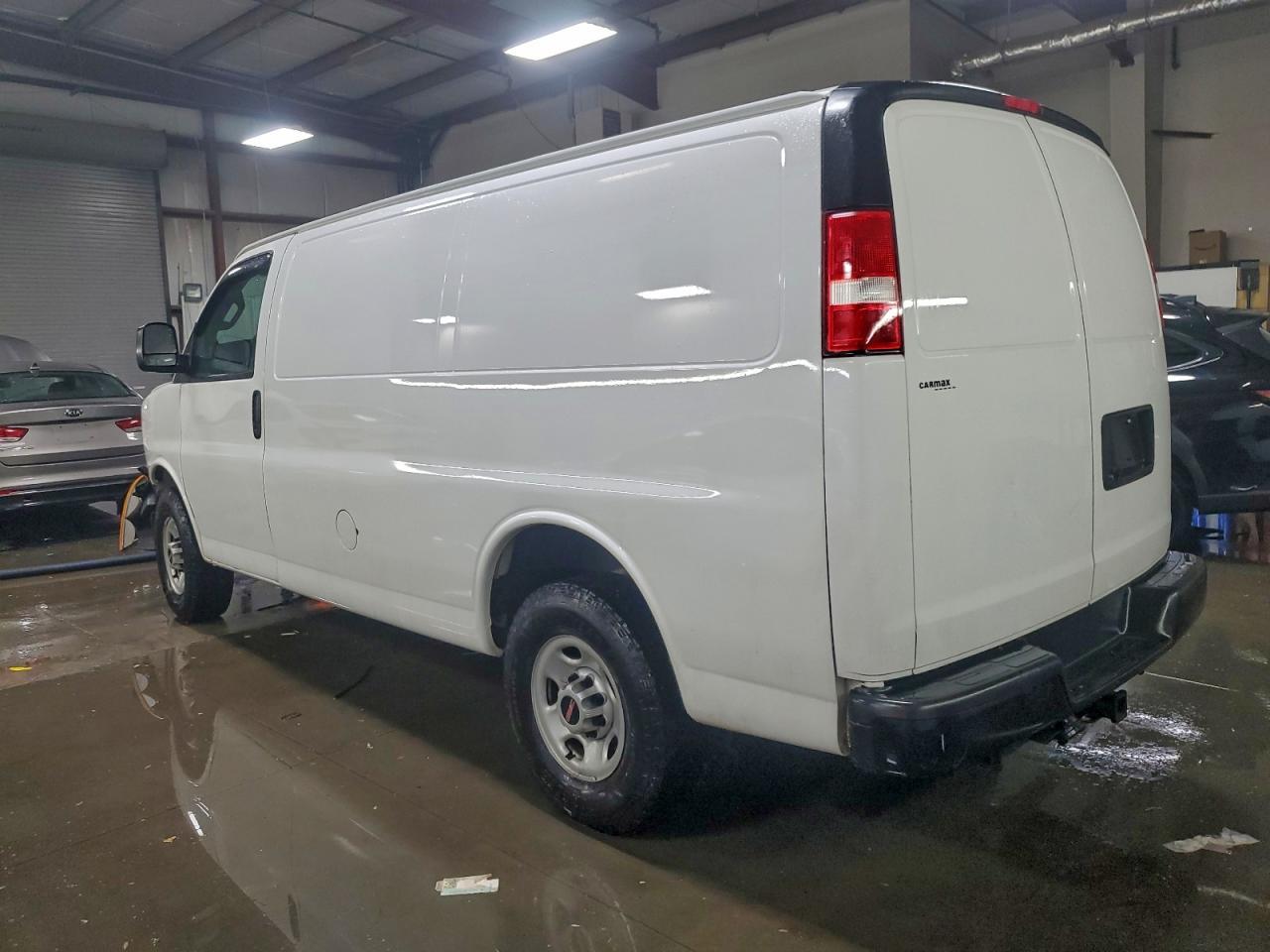 2020 GMC Savana G2500 - Фото 2