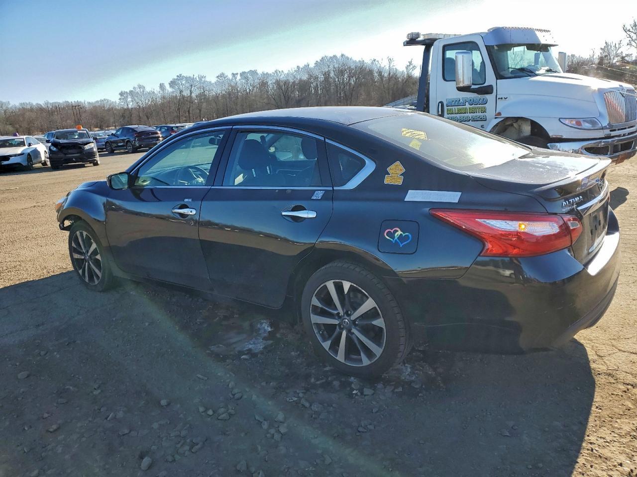 2016 Nissan Altima 2.5 - Image 2