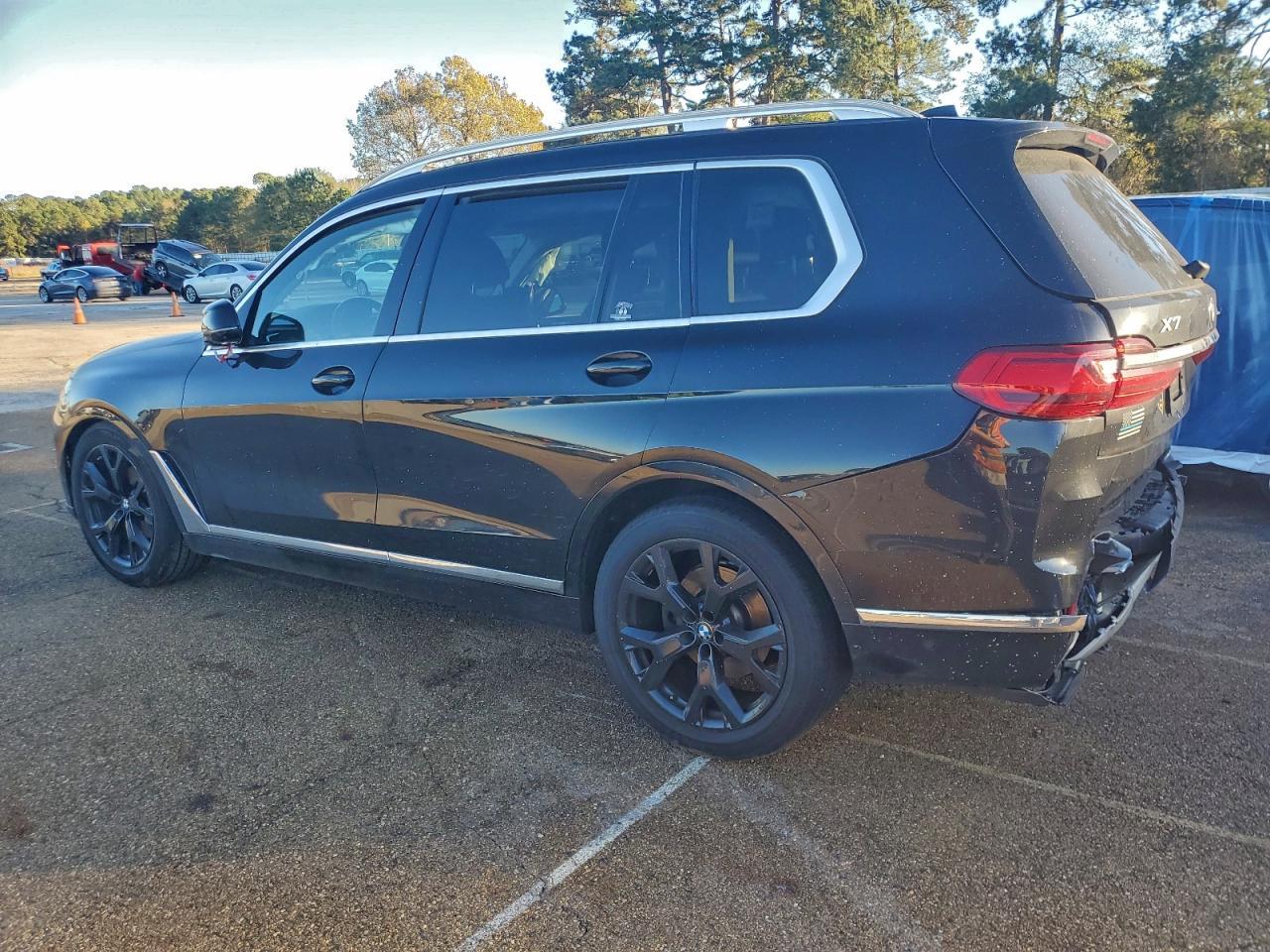2021 BMW X7 xDrive40I - Фото 2