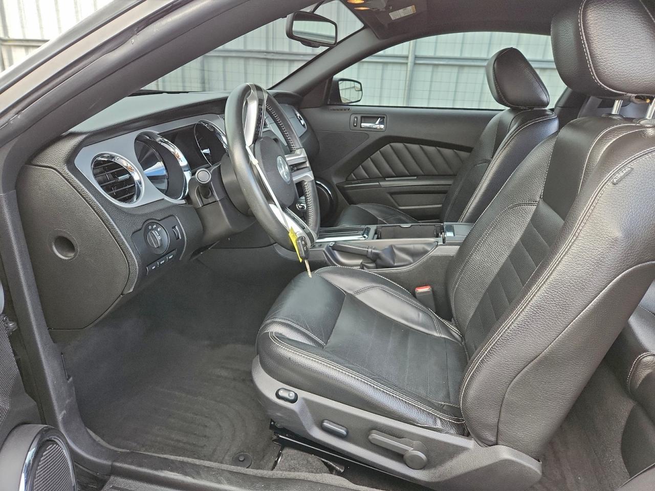 2011 Ford Mustang - Фото 7