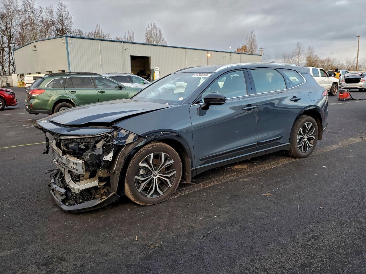 2025 Toyota Crown Signia Xle