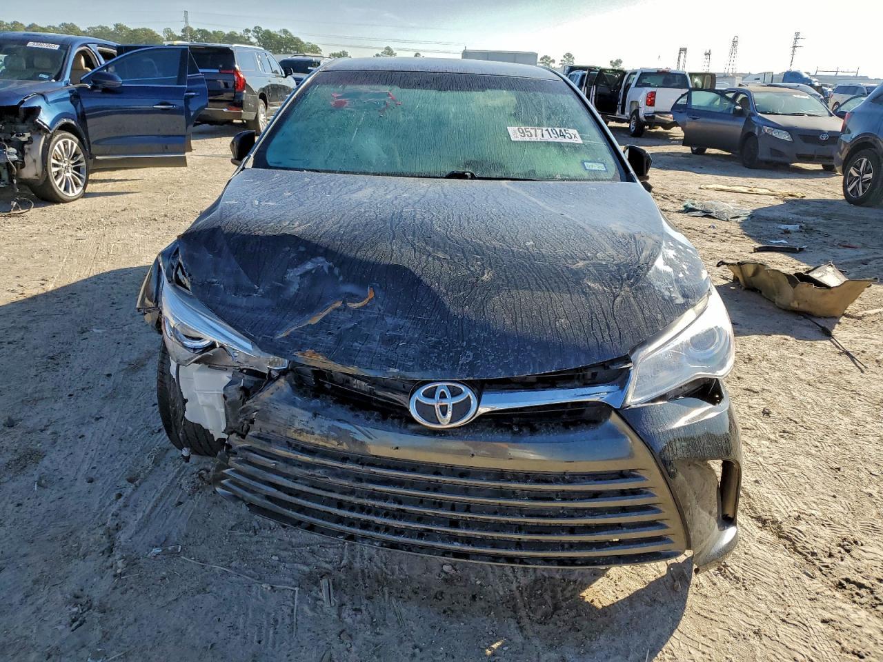 2015 Toyota Camry Le - Фото 5