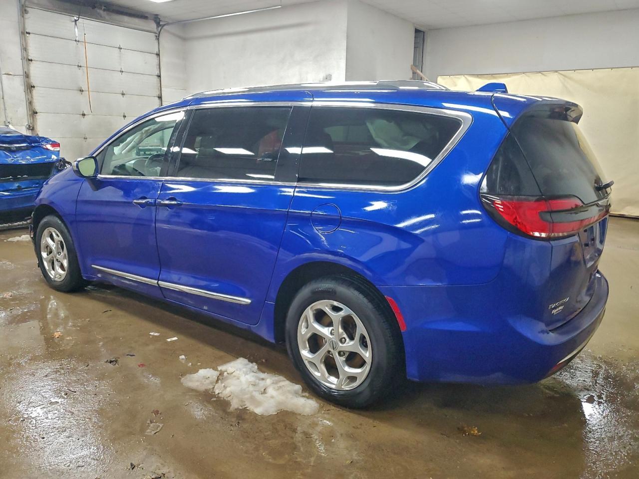 2021 Chrysler Pacifica Limited - Фото 2