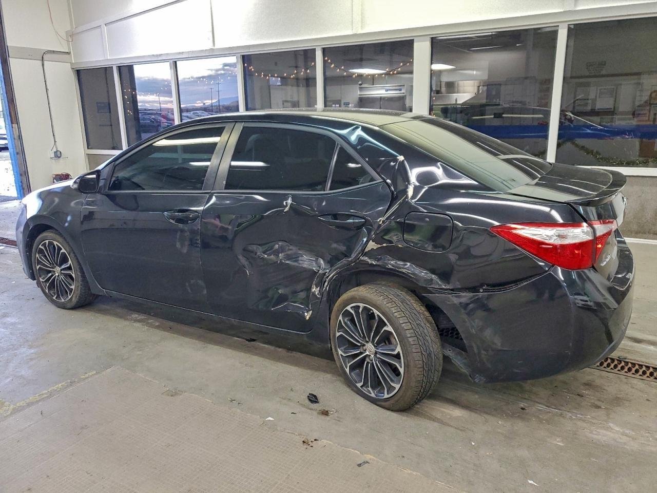 2015 Toyota Corolla L - Фото 2