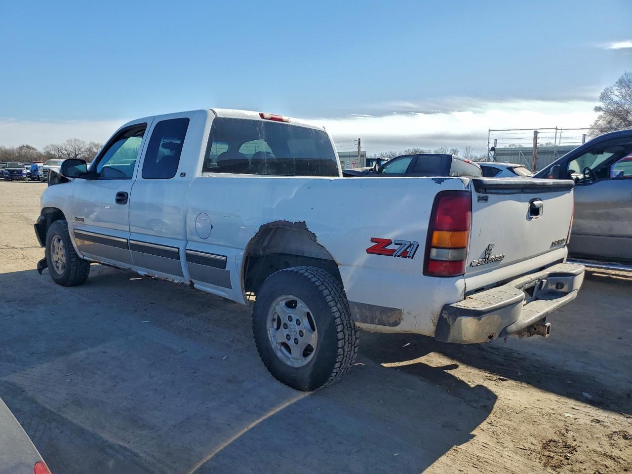 2000 Chevrolet Silverado K1500 - Image 2