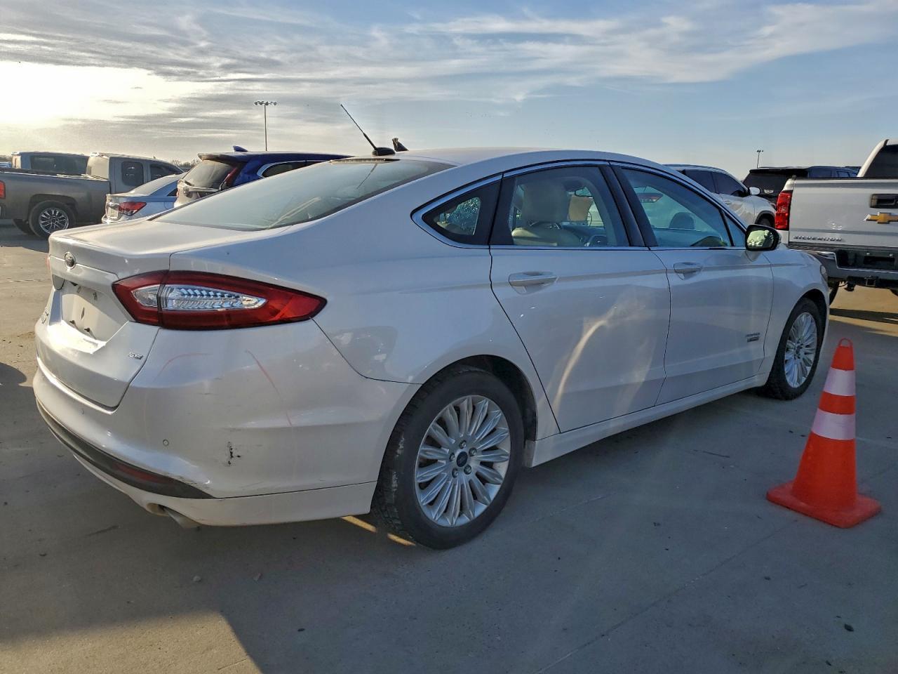 2016 Ford Fusion Se Phev - Фото 3