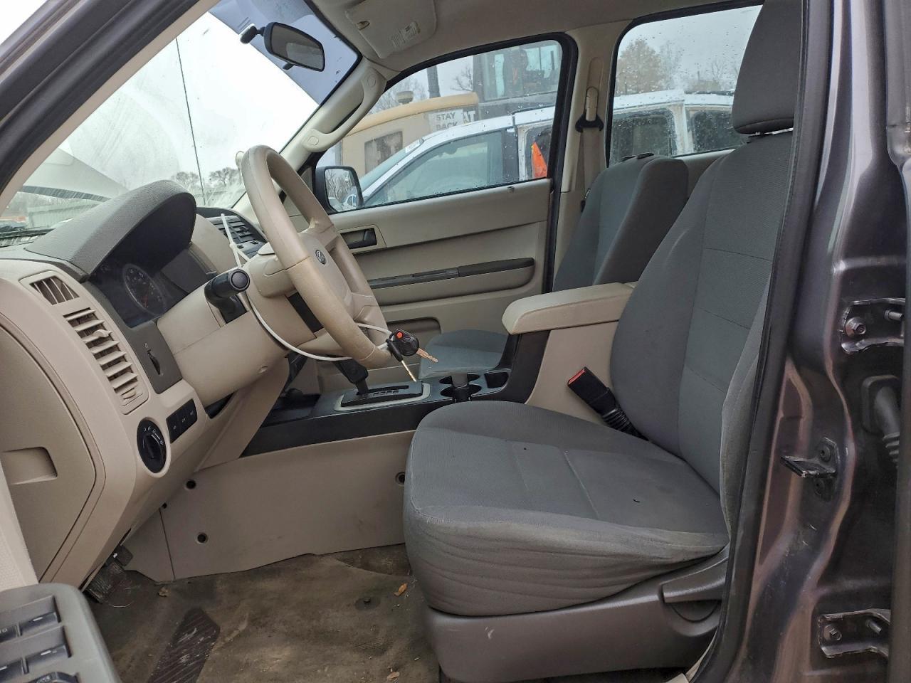 2011 Ford Escape Xls - Image 7