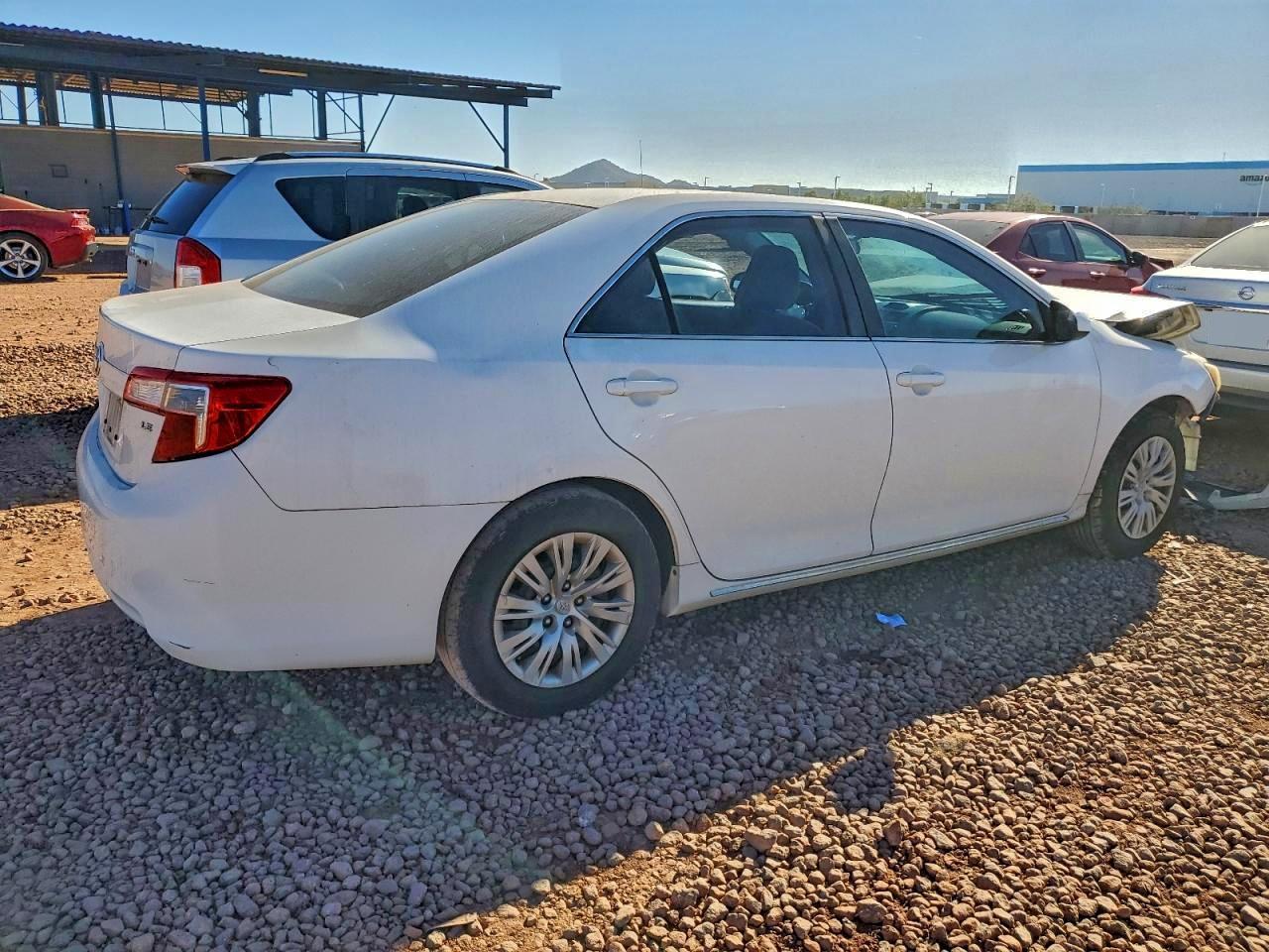 2013 Toyota Camry L - Фото 3