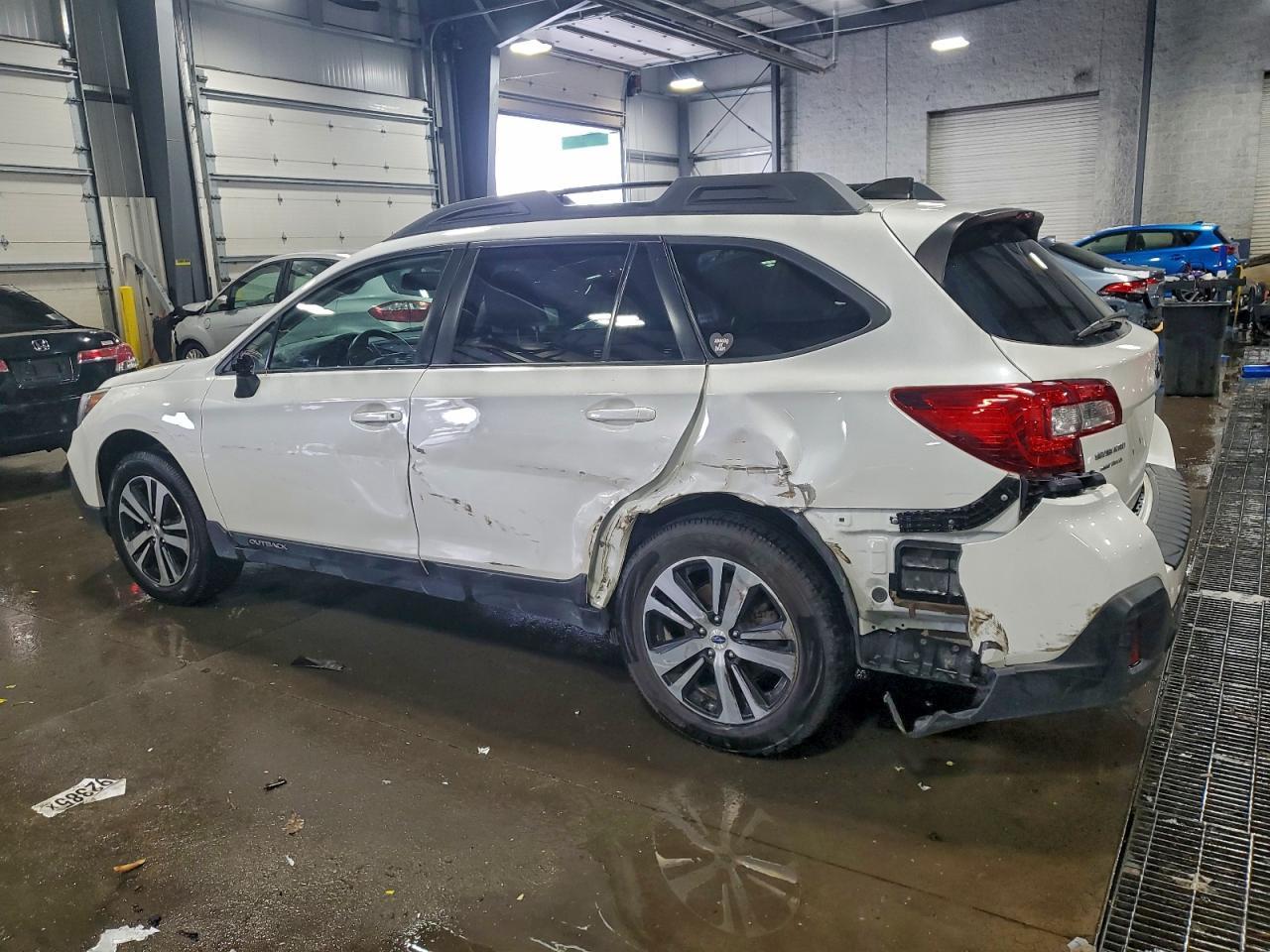 2018 Subaru Outback 2.5I Limited - Фото 2