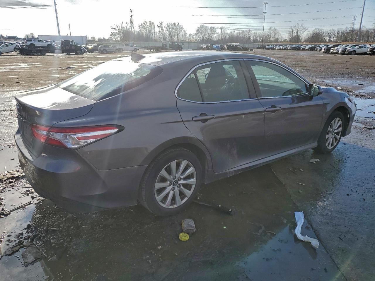 2020 Toyota Camry Le - Image 3