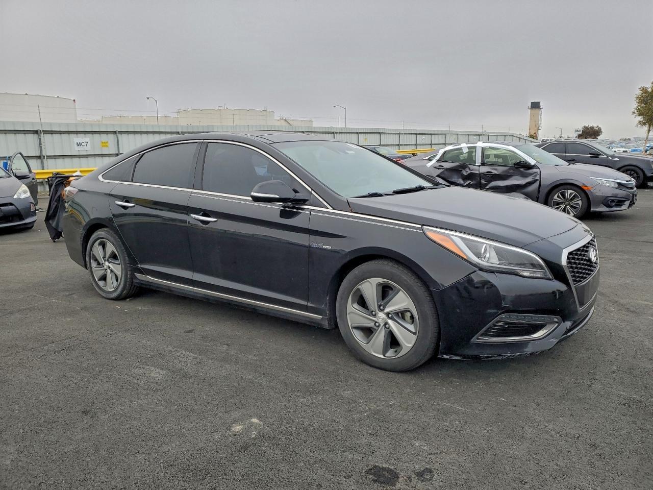 2016 Hyundai Sonata Hybrid - Image 4
