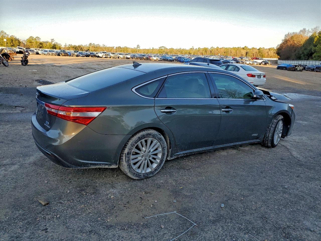 2013 Toyota Avalon Hybrid - Фото 3