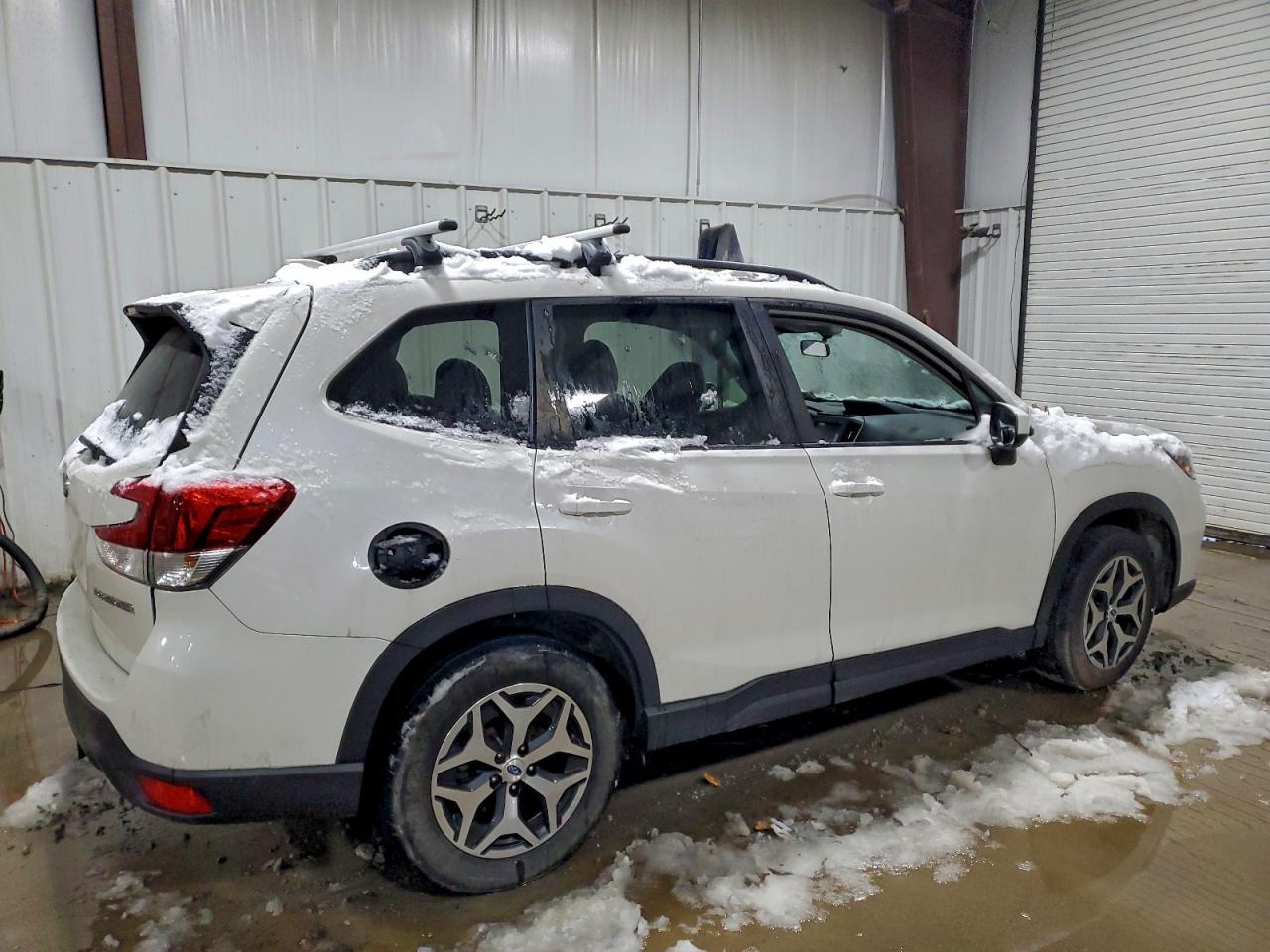 2020 Subaru Forester Premium - Image 3