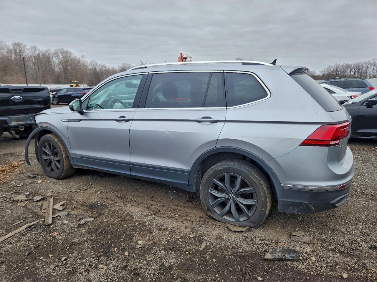 2022 Volkswagen Tiguan Se - Фото 2