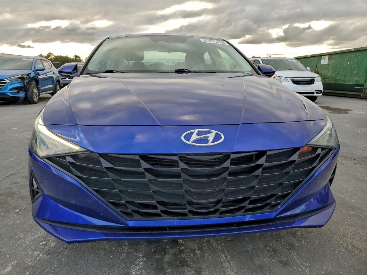 2021 Hyundai Elantra Se - Image 5