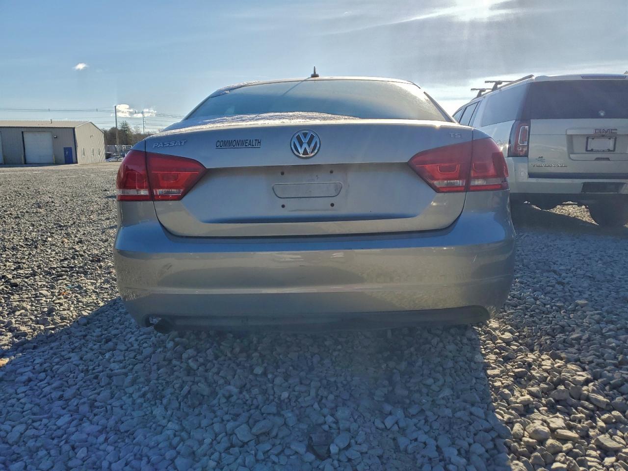 2014 Volkswagen Passat S - Image 6