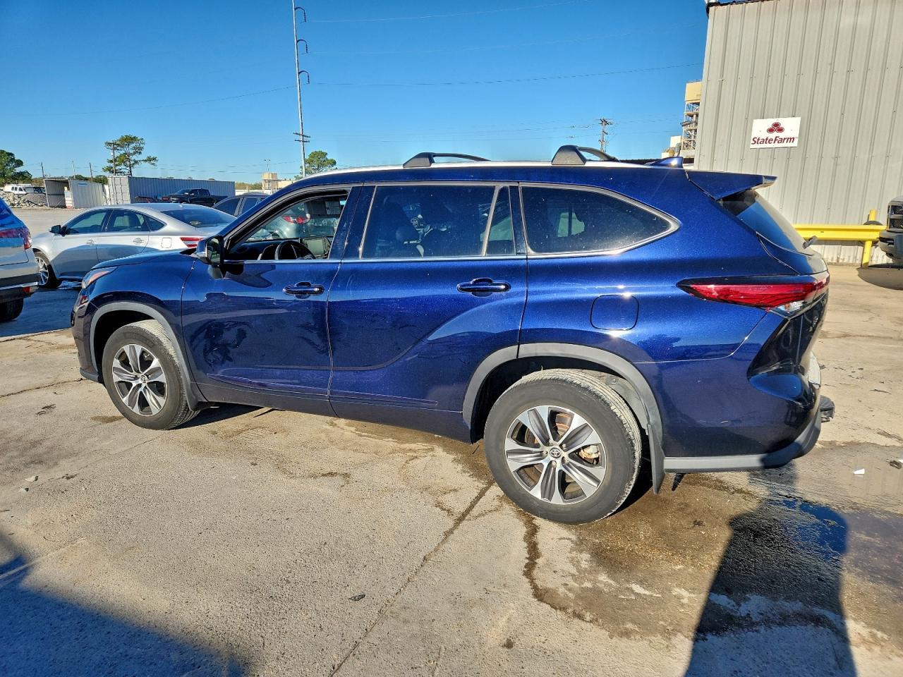 2022 Toyota Highlander Xle - Фото 2