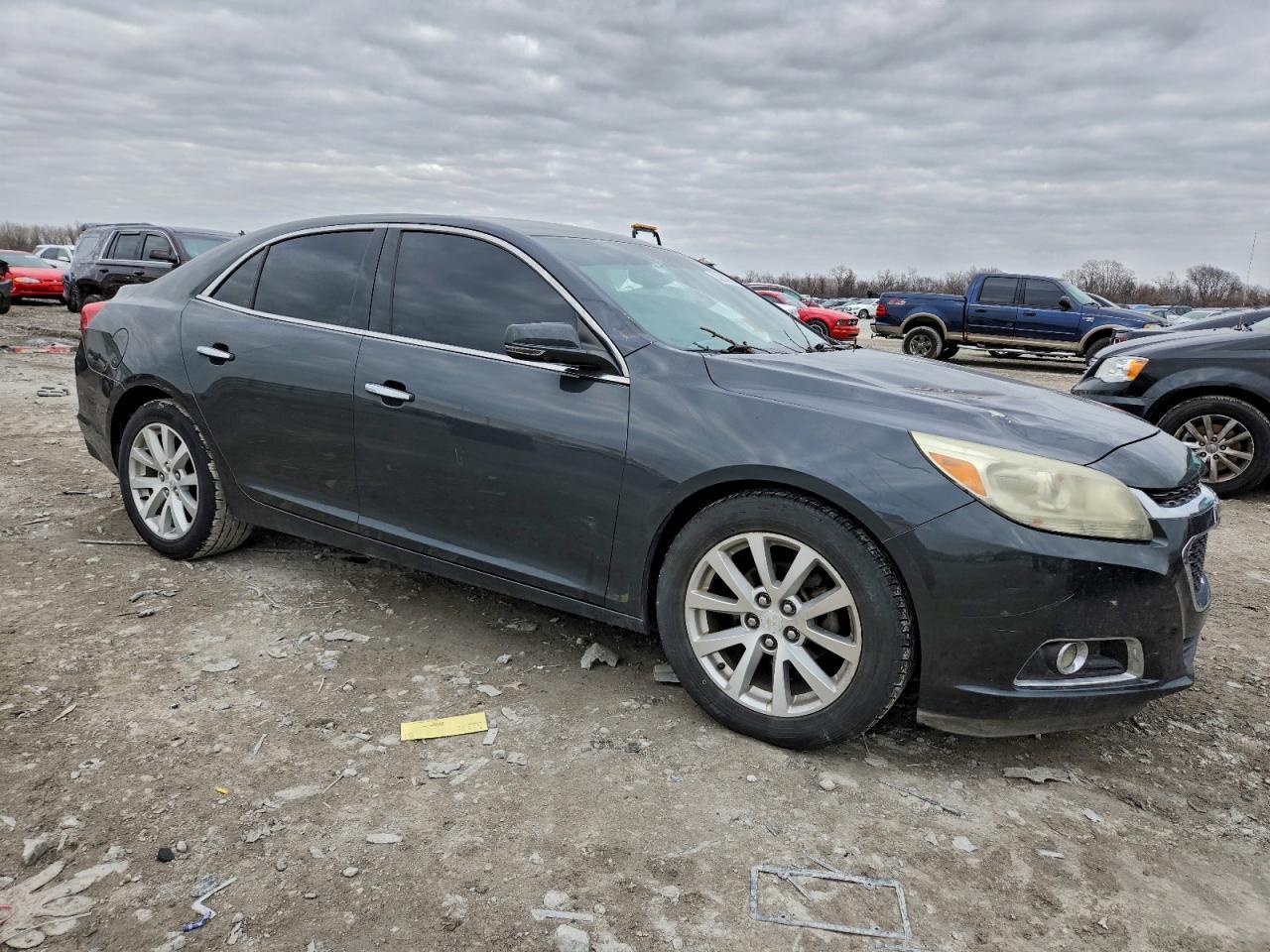 2014 Chev Malibu - Фото 4