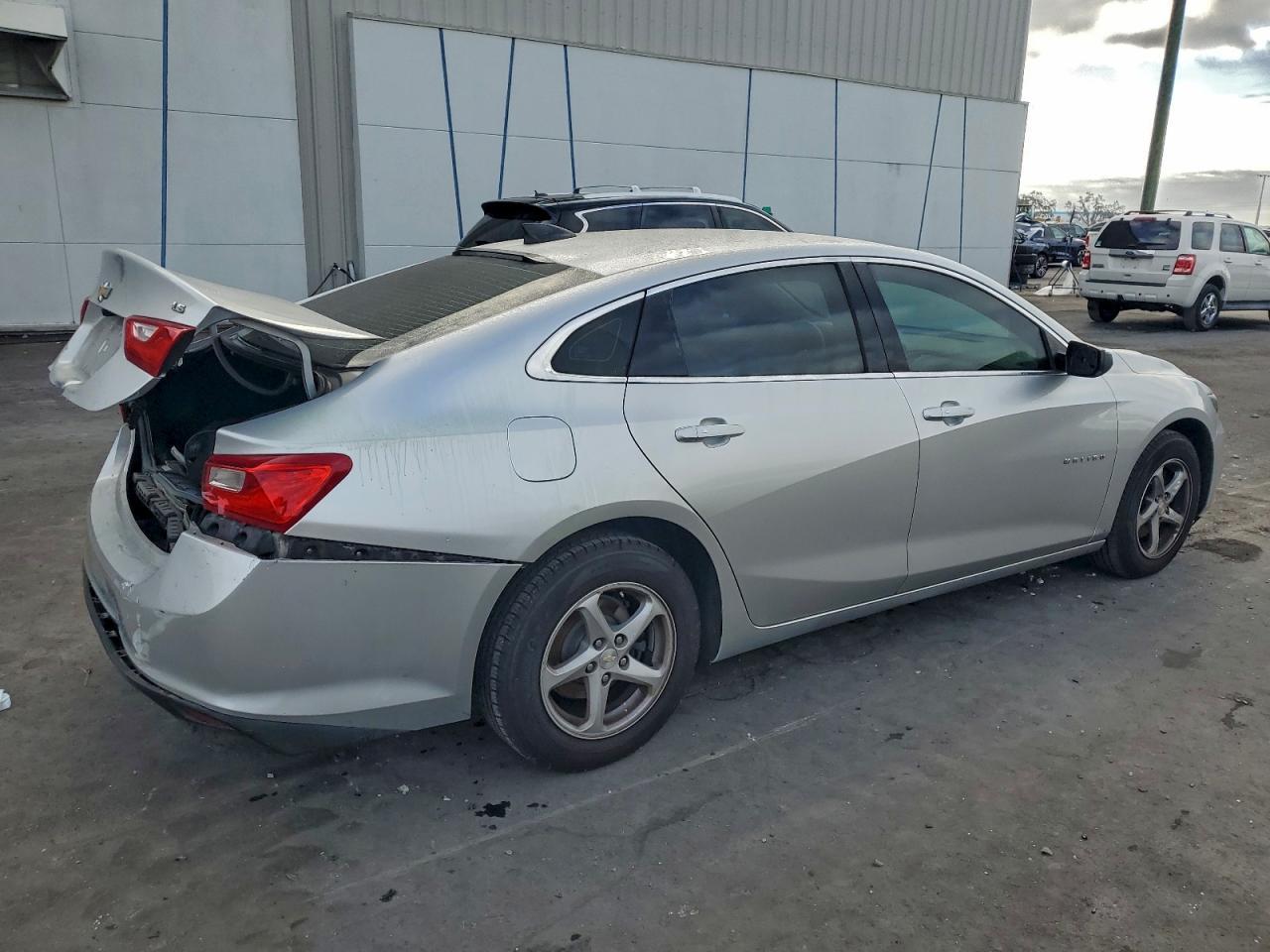 2016 Chevrolet Malibu Ls - Фото 3