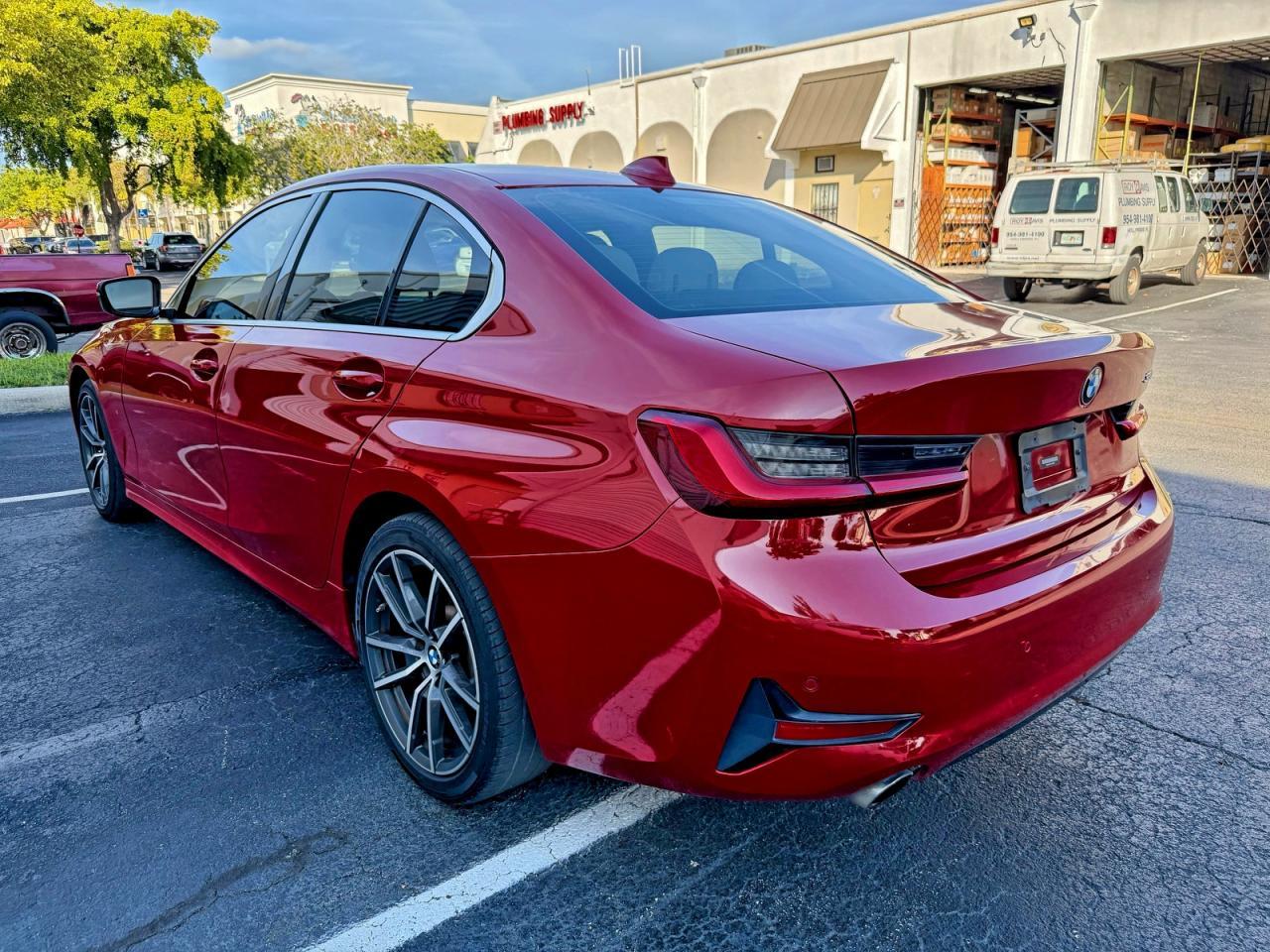 2020 BMW 330I - Фото 3