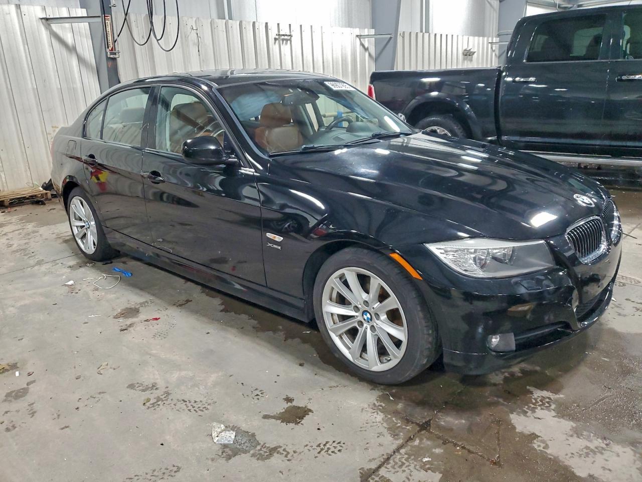 2011 BMW 328 Xi Sulev - Image 4