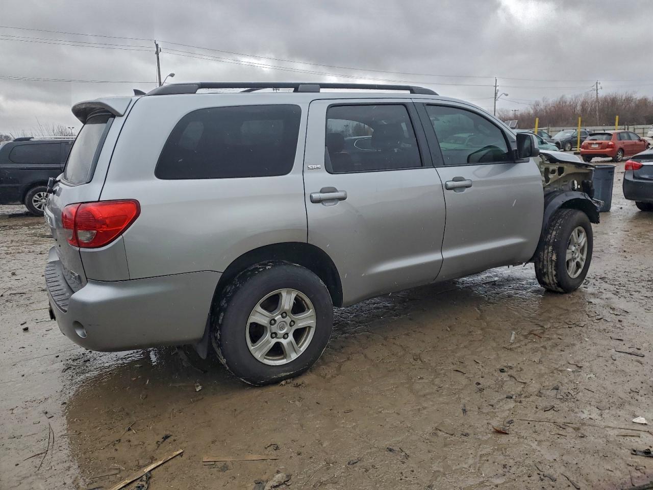 2017 Toyota Sequoia Sr5 - Image 3
