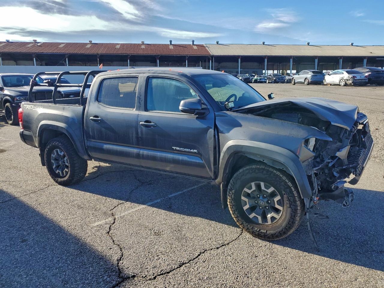 2018 Toyota Tacoma Double Cab - Фото 4