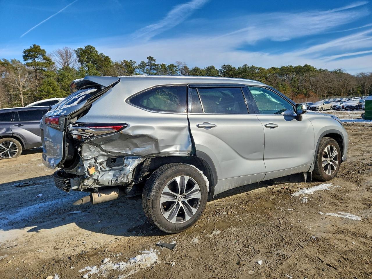 2021 Toyota Highlander Xle - Image 3
