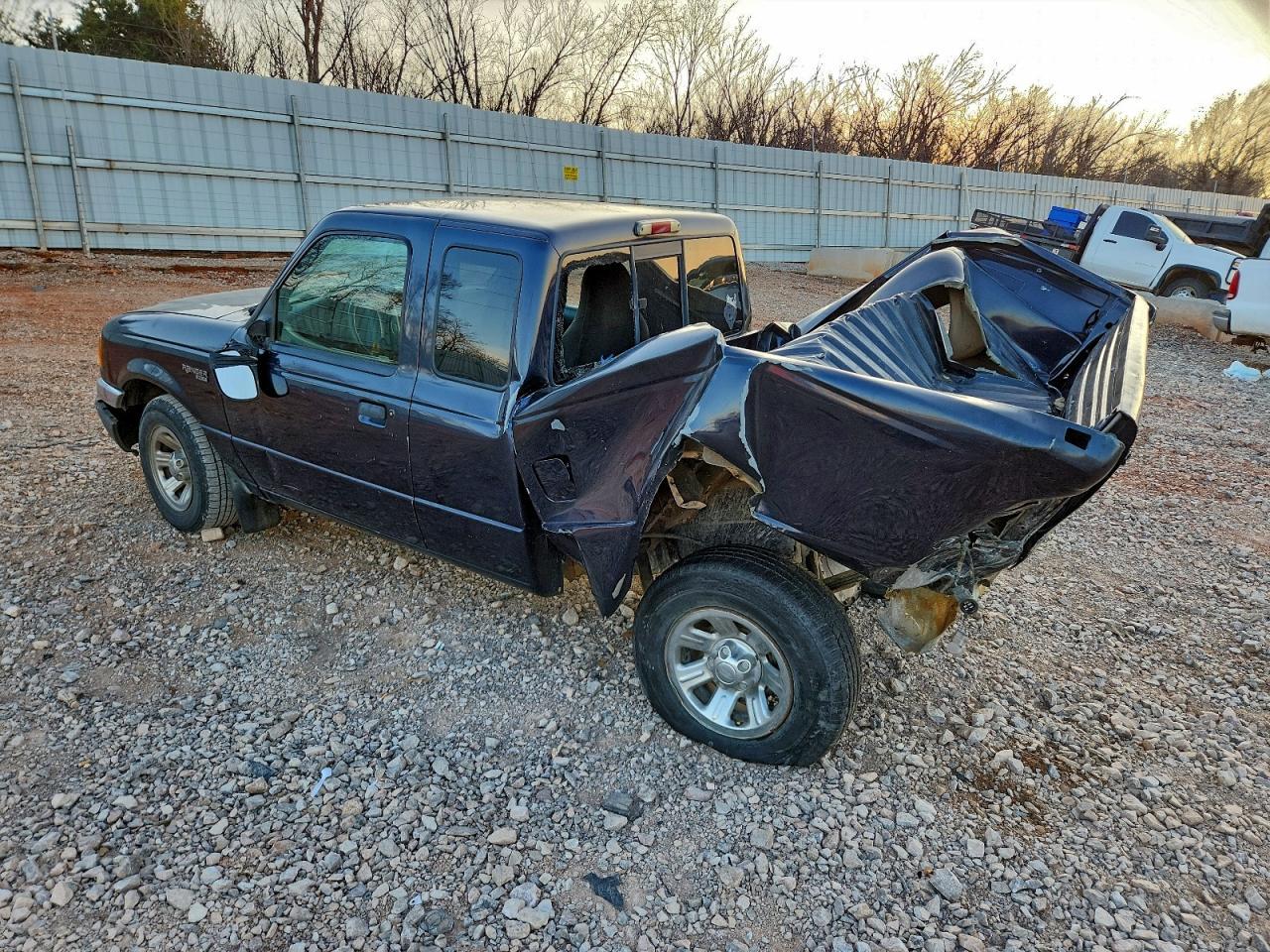 2002 Ford Ranger Super Cab - Image 2
