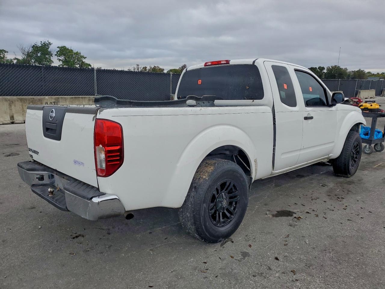 2011 Nissan Frontier S - Image 3