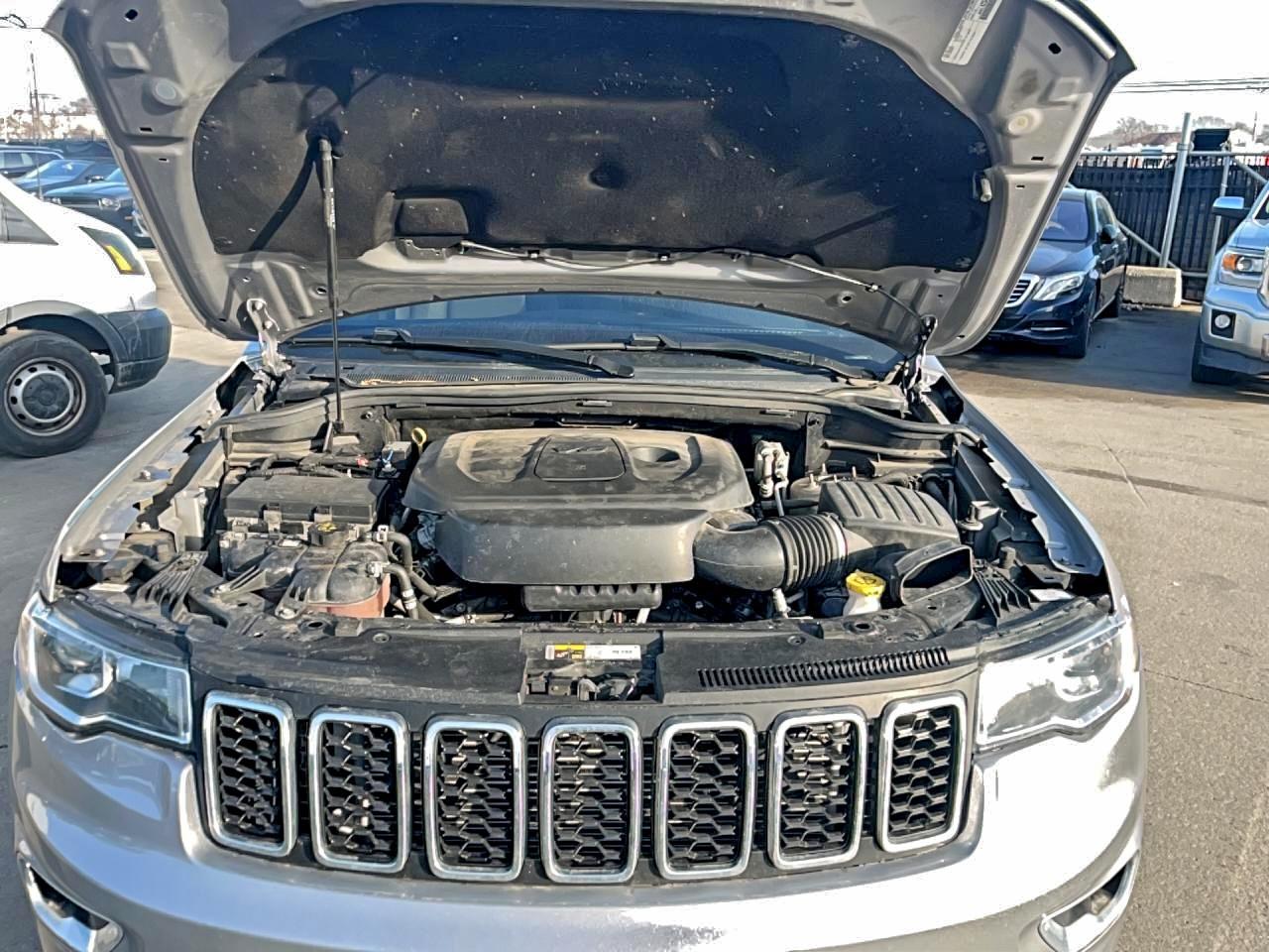 2020 Jeep Grand Cherokee Laredo - Image 7
