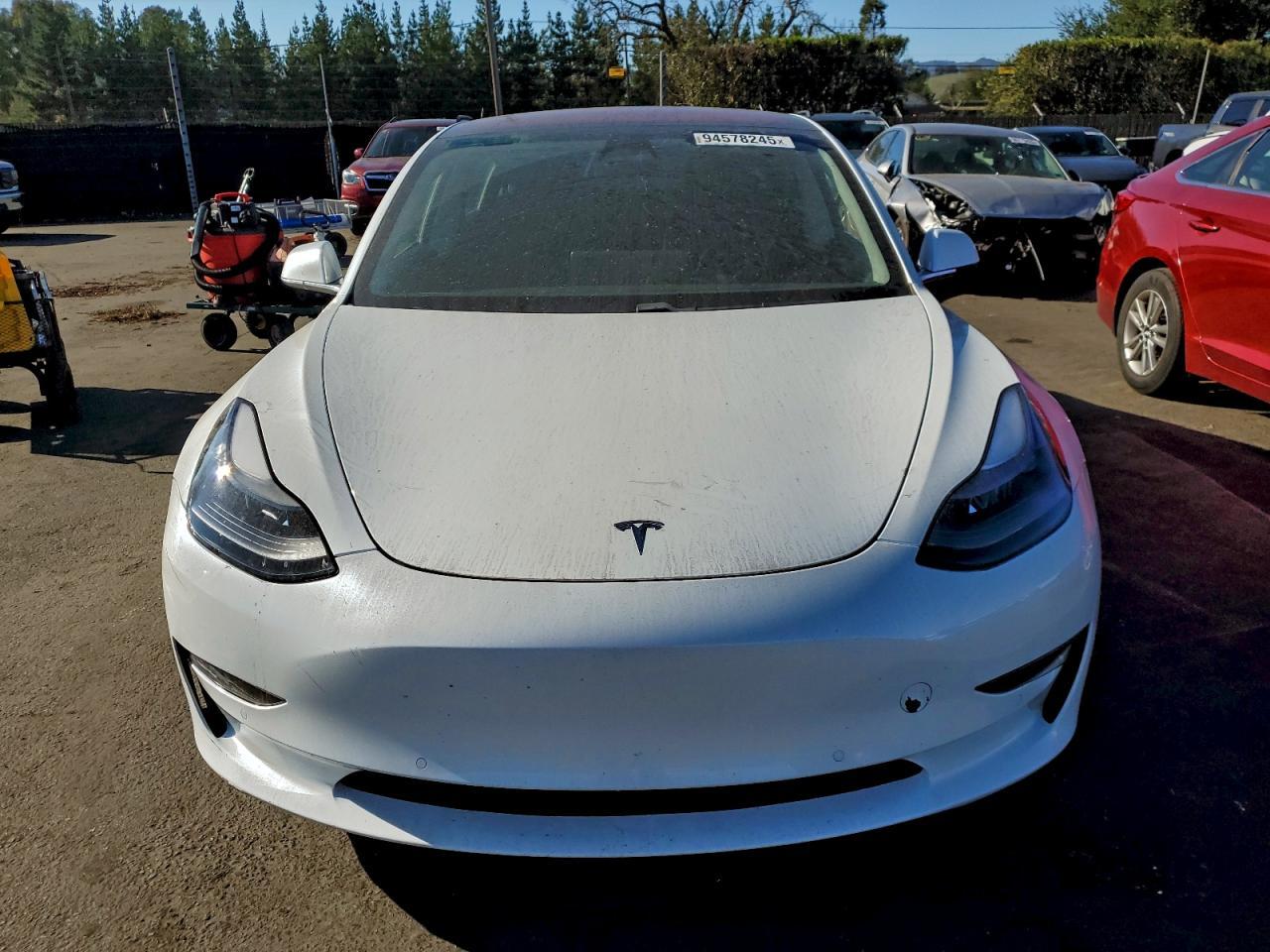 2017 Tesla Model 3 - Фото 5