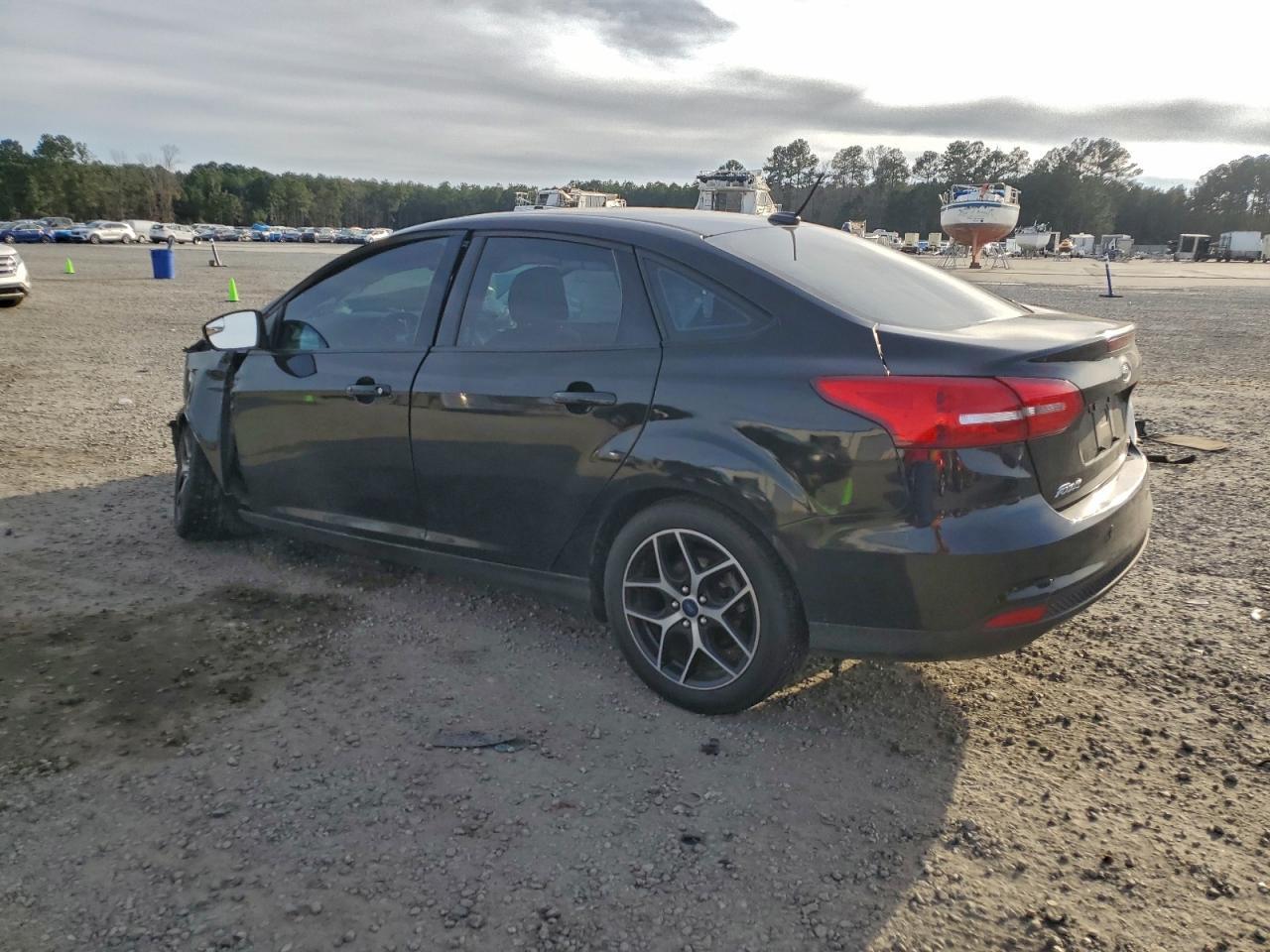 2017 Ford Focus Sel - Image 2