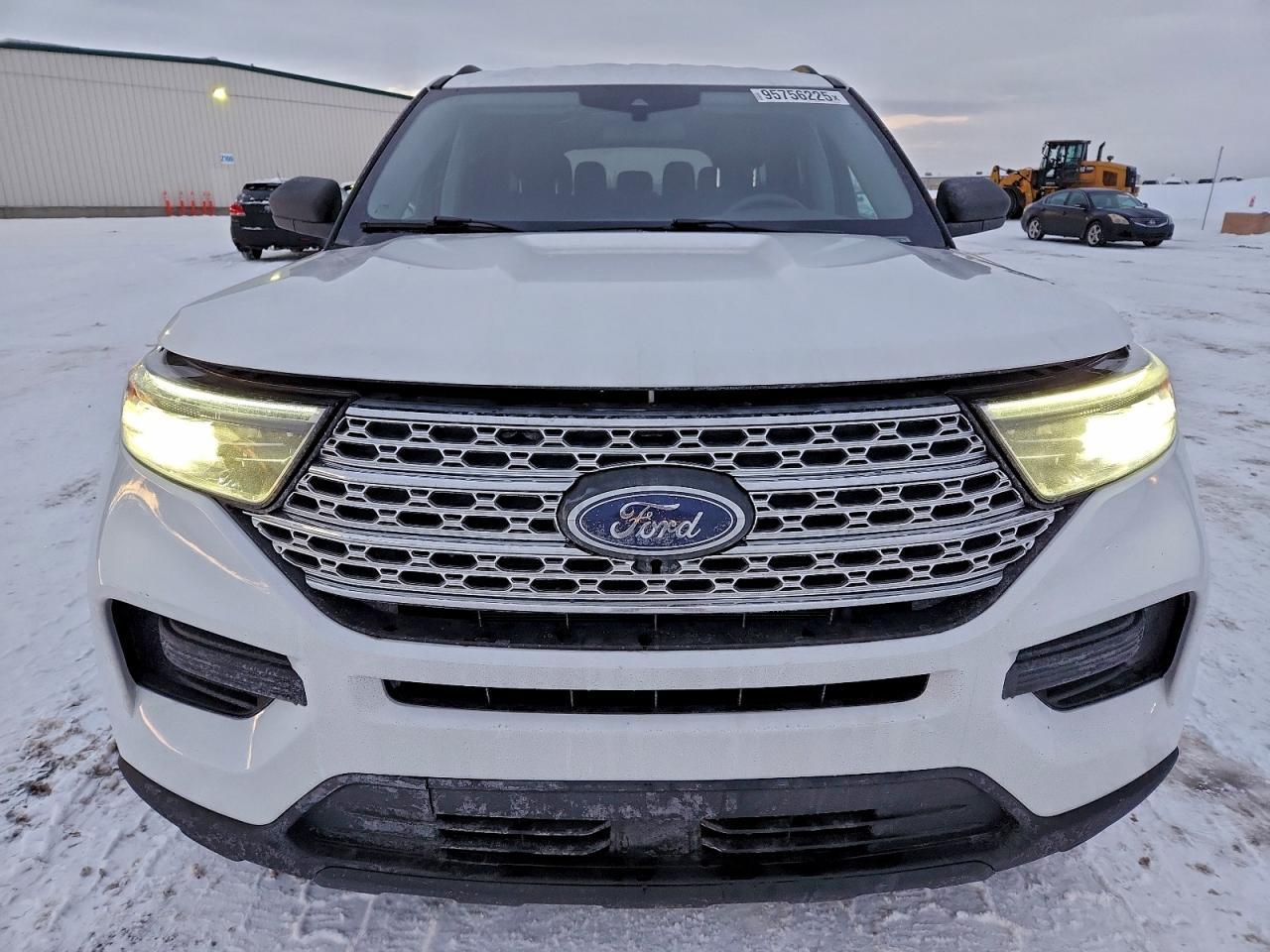 2023 Ford Explorer Xlt - Image 5