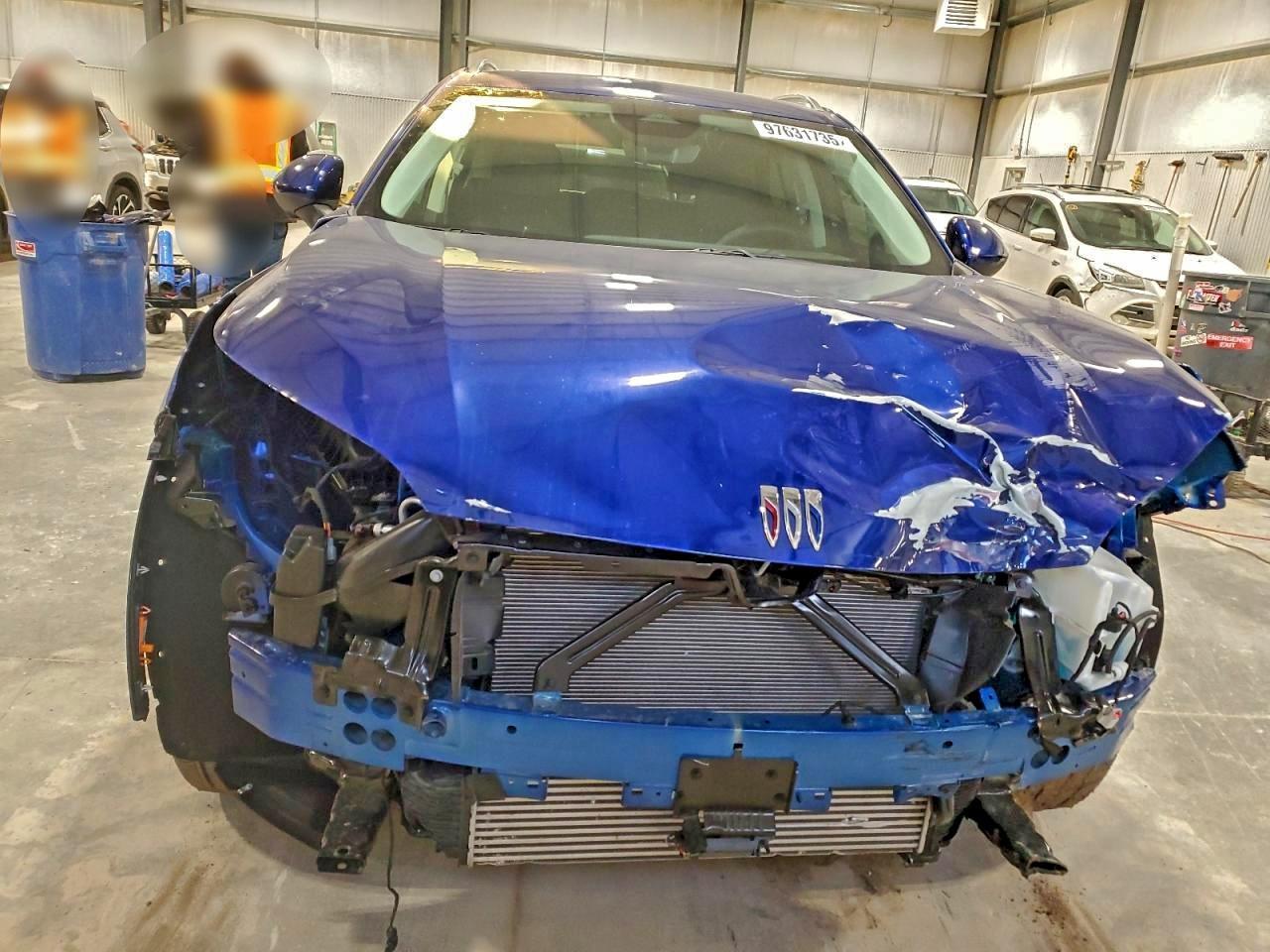 2025 Buick Envision Avenir - Image 5