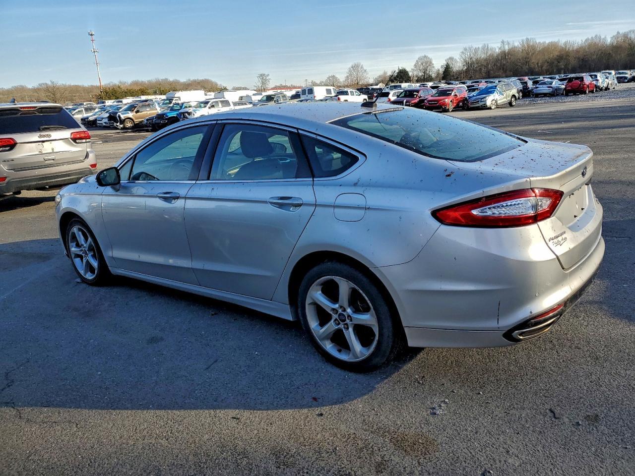 2016 Ford Fusion Se - Image 2