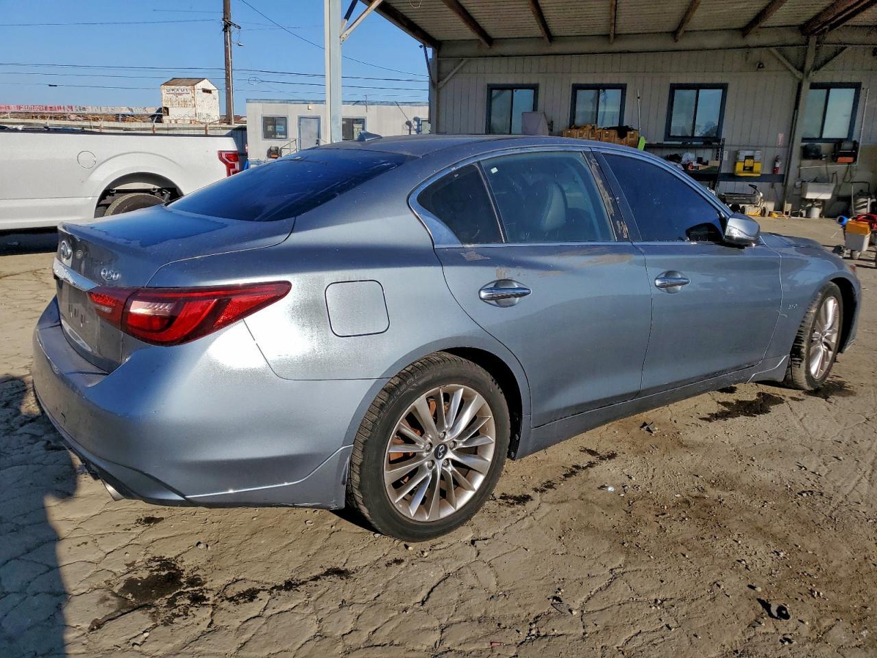 2018 Infiniti Q50 Luxe - Image 3