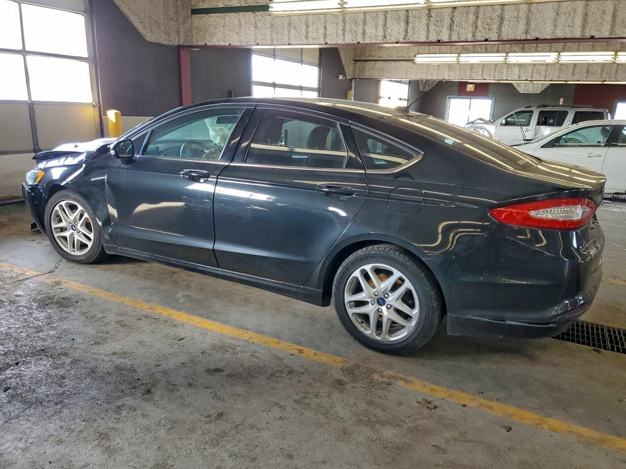 2014 Ford Fusion Se - Фото 2