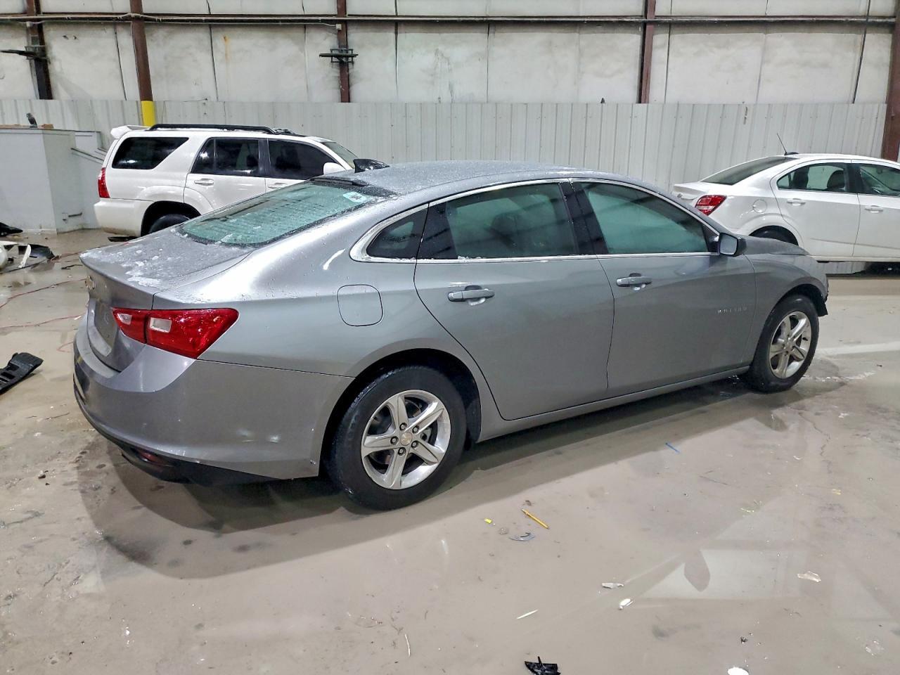 2023 Chevrolet Malibu Ls - Фото 3